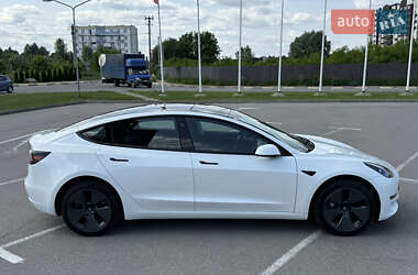 Седан Tesla Model 3 2023 в 