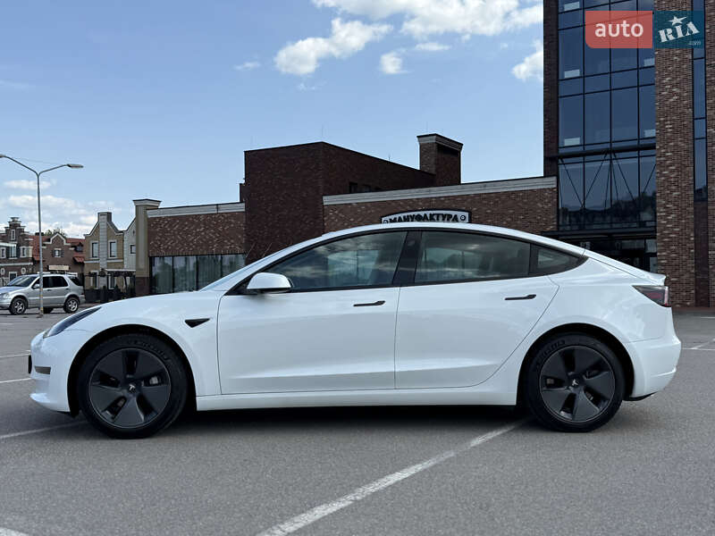 Седан Tesla Model 3 2023 в Киеве