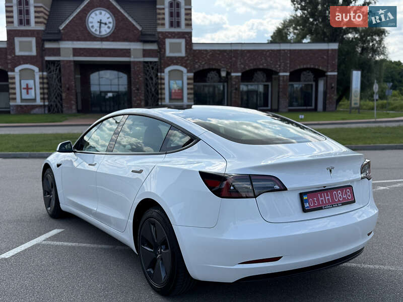 Седан Tesla Model 3 2023 в Киеве