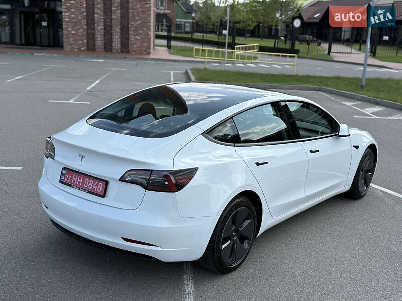 Седан Tesla Model 3 2023 в Киеве
