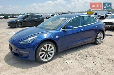 Tesla Model 3 2020