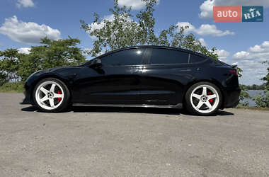 Седан Tesla Model 3 2019 в 