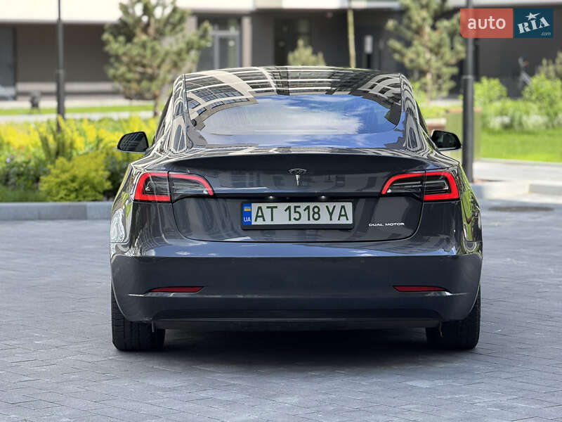 Седан Tesla Model 3 2019 в Ивано-Франковске
