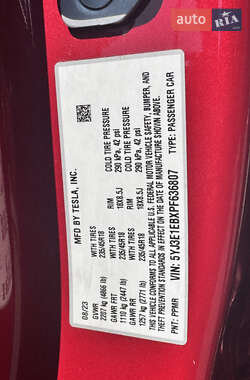 Седан Tesla Model 3 2023 в 