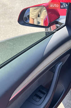 Седан Tesla Model 3 2023 в 