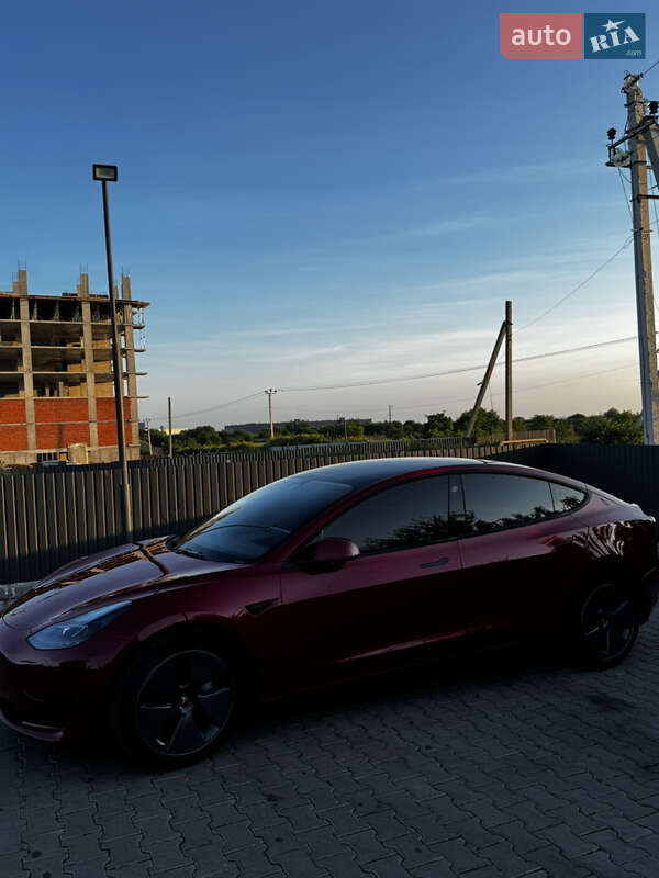 Седан Tesla Model 3 2021 в Львове
