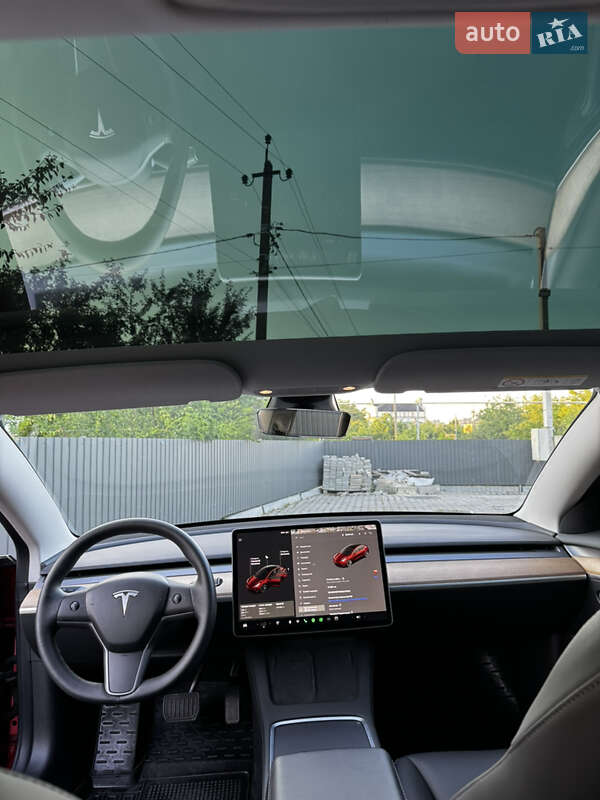 Седан Tesla Model 3 2021 в Львове