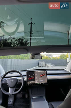 Седан Tesla Model 3 2021 в 