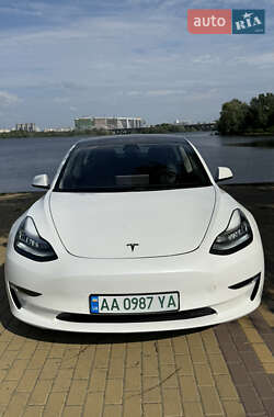 Седан Tesla Model 3 2019 в 