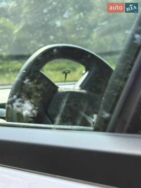 Седан Tesla Model 3 2019 в Киеве