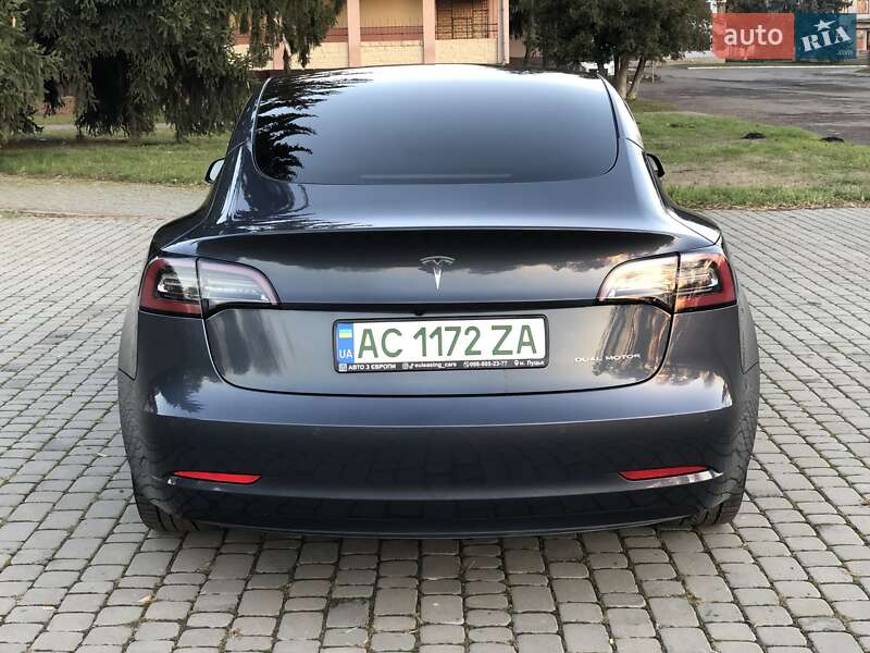 Седан Tesla Model 3 2022 в Луцке