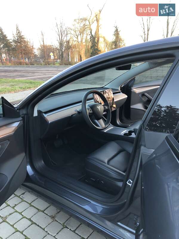 Седан Tesla Model 3 2022 в Луцке
