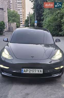 Седан Tesla Model 3 2019 в 
