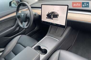 Седан Tesla Model 3 2023 в 