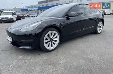 Седан Tesla Model 3 2023 в 