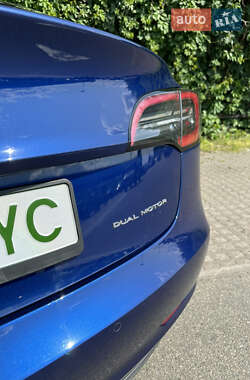 Седан Tesla Model 3 2018 в 