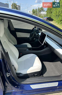 Седан Tesla Model 3 2018 в 