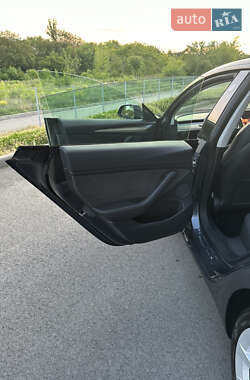 Седан Tesla Model 3 2023 в 