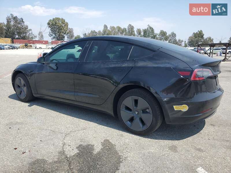 Седан Tesla Model 3 2022 в Киеве