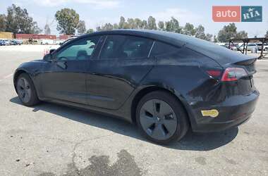 Седан Tesla Model 3 2022 в 