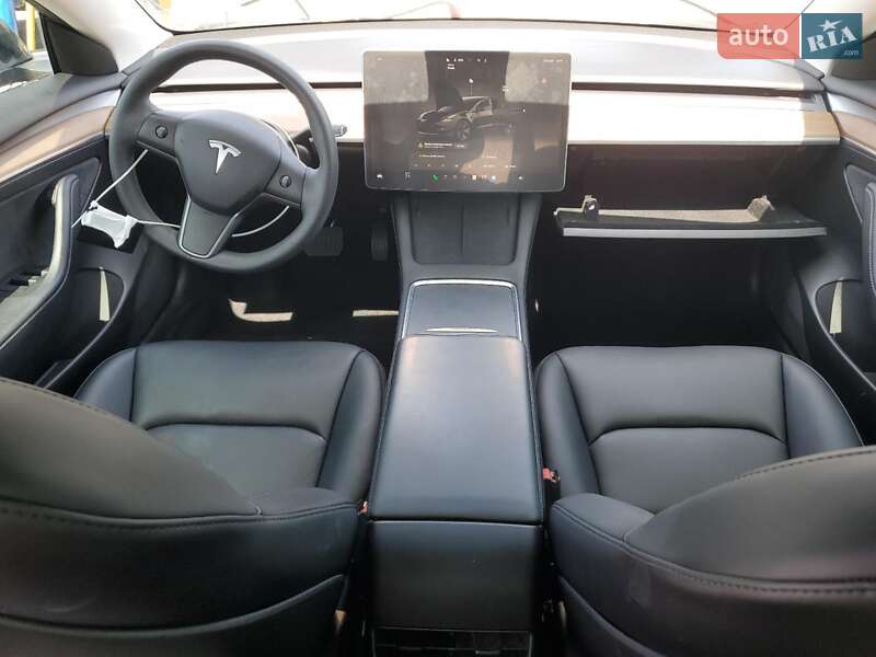 Седан Tesla Model 3 2022 в Киеве
