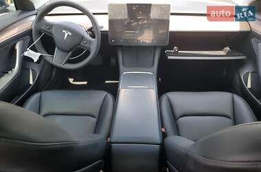 Седан Tesla Model 3 2022 в 