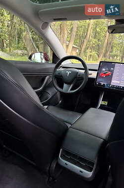 Седан Tesla Model 3 2018 в 