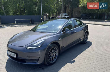 Седан Tesla Model 3 2020 в Івано-Франківську