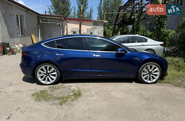 Седан Tesla Model 3 2018 в 