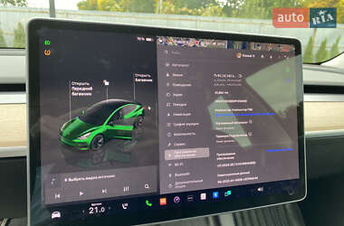 Седан Tesla Model 3 2022 в 