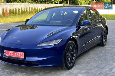 Седан Tesla Model 3 2024 в 