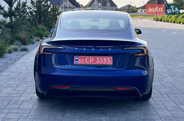Седан Tesla Model 3 2024 в 
