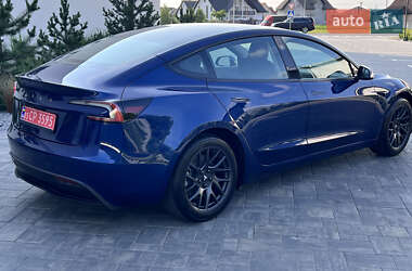Седан Tesla Model 3 2024 в 