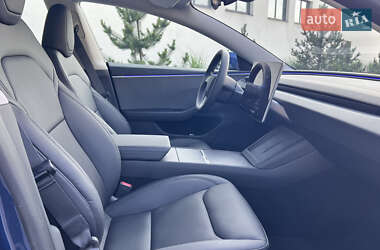 Седан Tesla Model 3 2024 в 
