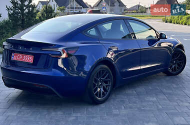 Седан Tesla Model 3 2024 в 