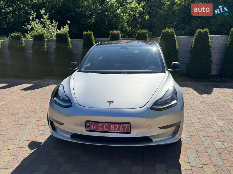 Седан Tesla Model 3 2018 в Львові