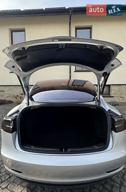 Седан Tesla Model 3 2018 в 