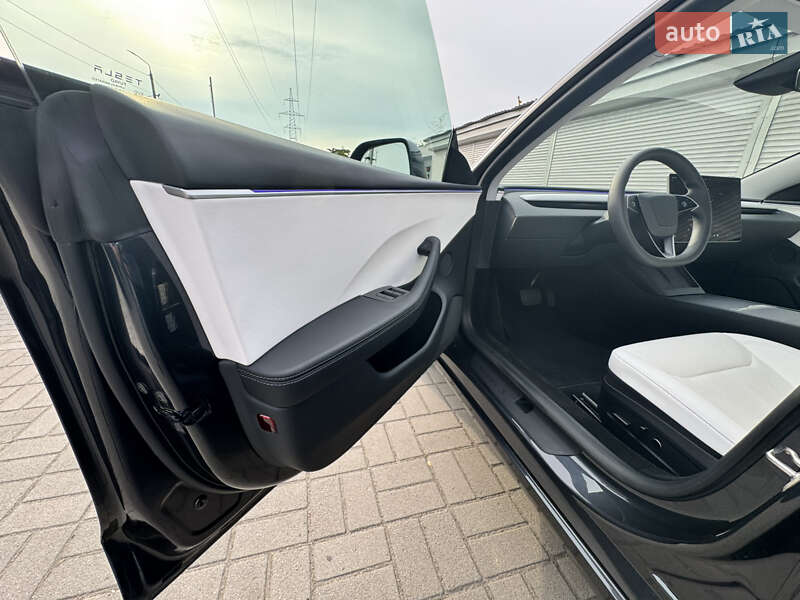 Седан Tesla Model 3 2024 в Днепре