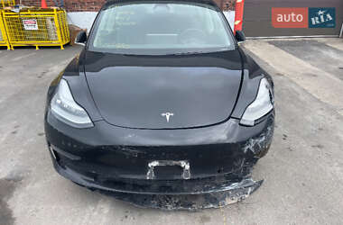 Седан Tesla Model 3 2019 в 