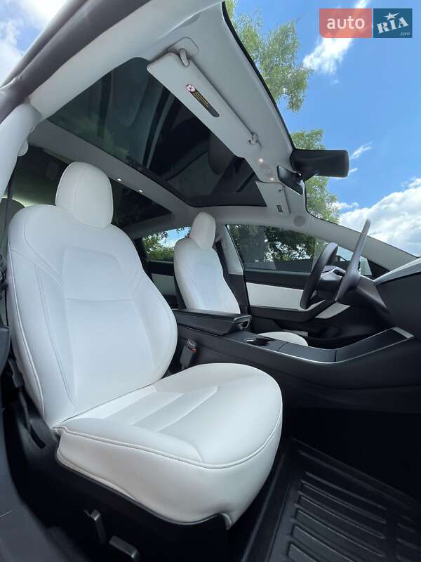 Седан Tesla Model 3 2019 в Сквире