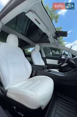 Седан Tesla Model 3 2019 в 