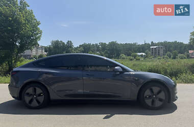 Седан Tesla Model 3 2022 в 