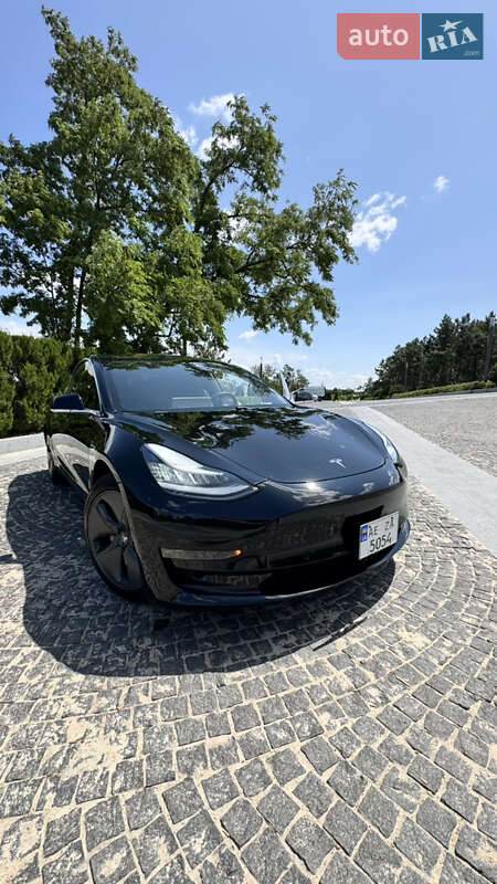 Tesla Model 3 2020