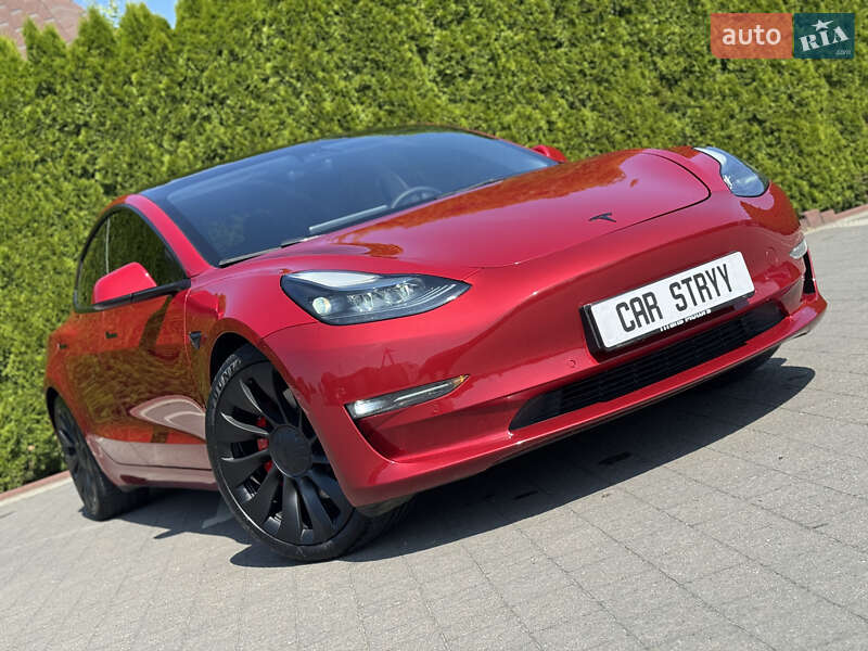Седан Tesla Model 3 2022 в Стрые