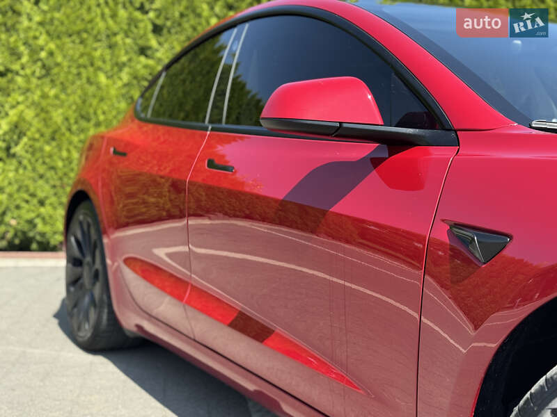 Седан Tesla Model 3 2022 в Стрые