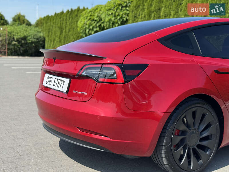 Седан Tesla Model 3 2022 в Стрые