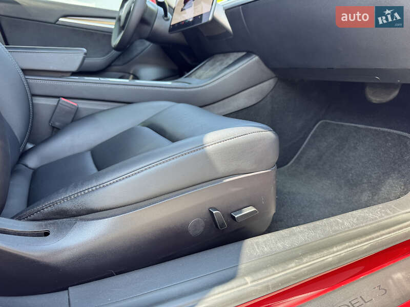 Седан Tesla Model 3 2022 в Стрые