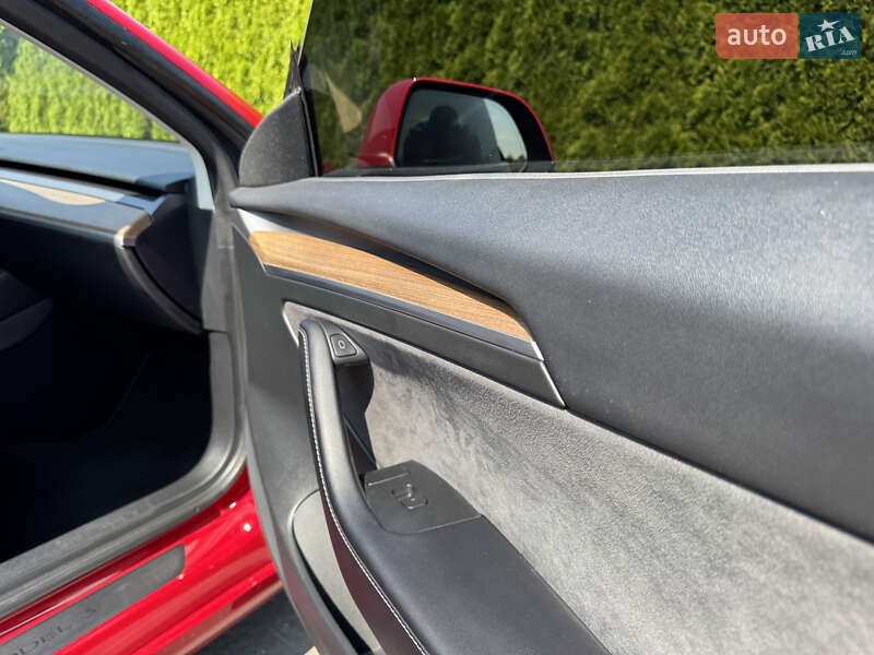 Седан Tesla Model 3 2022 в Стрые