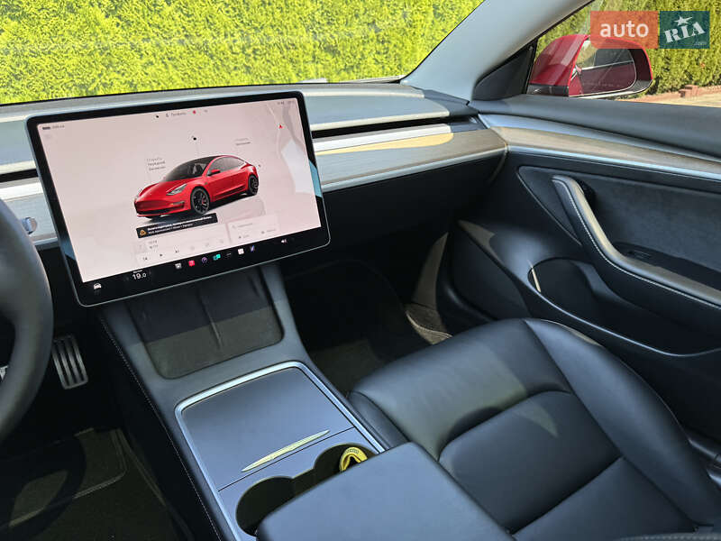 Седан Tesla Model 3 2022 в Стрые