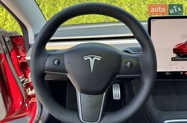 Седан Tesla Model 3 2022 в 